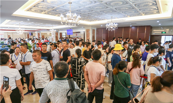 1564730184720911.jpg 招生接待工作有序開展 (2).jpg