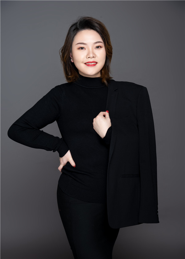 1578033401907970.jpg 何珊珊.jpg