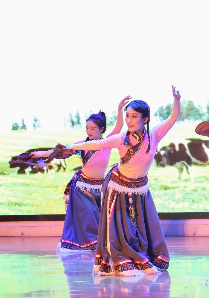 1679625024105729.jpg 1b71a2611b55fb77ec47781744e3d4f.jpg