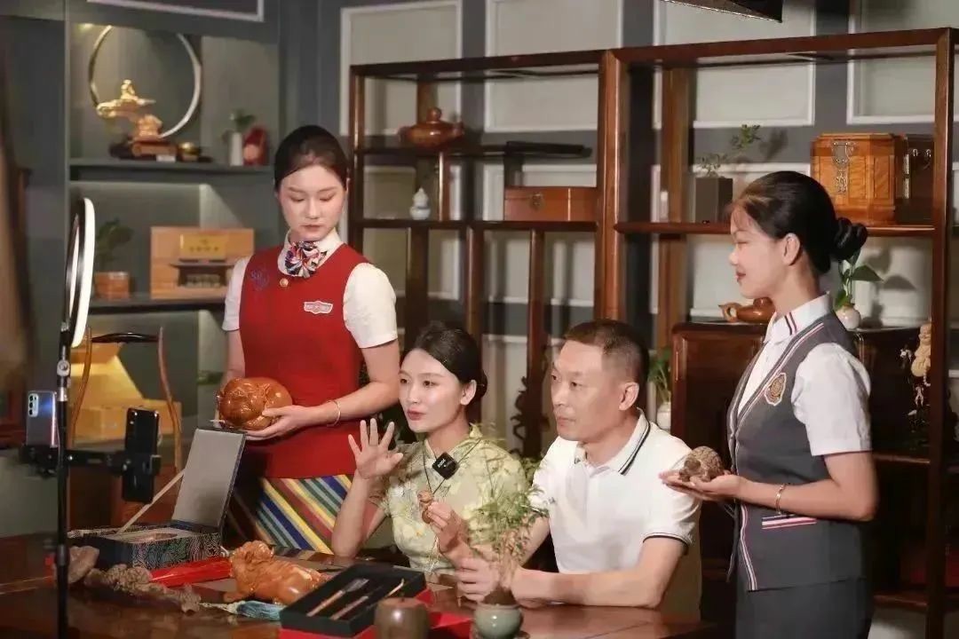 1709696379346018.jpg 5.jpg