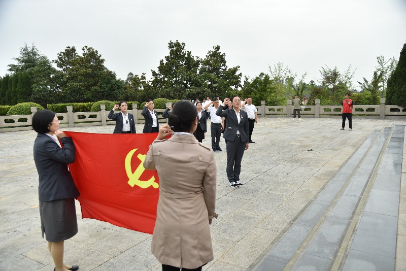 1712538913108879.jpg DSC_8454~1.jpg