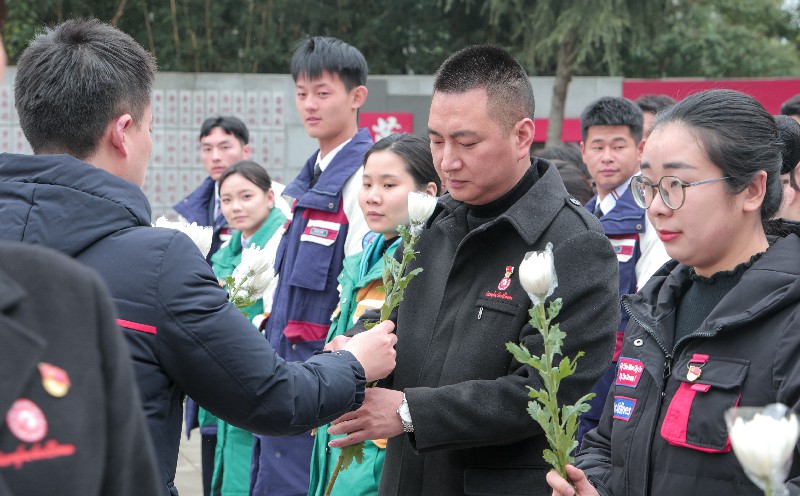 1743998141447530.jpg IL3A1165.jpg