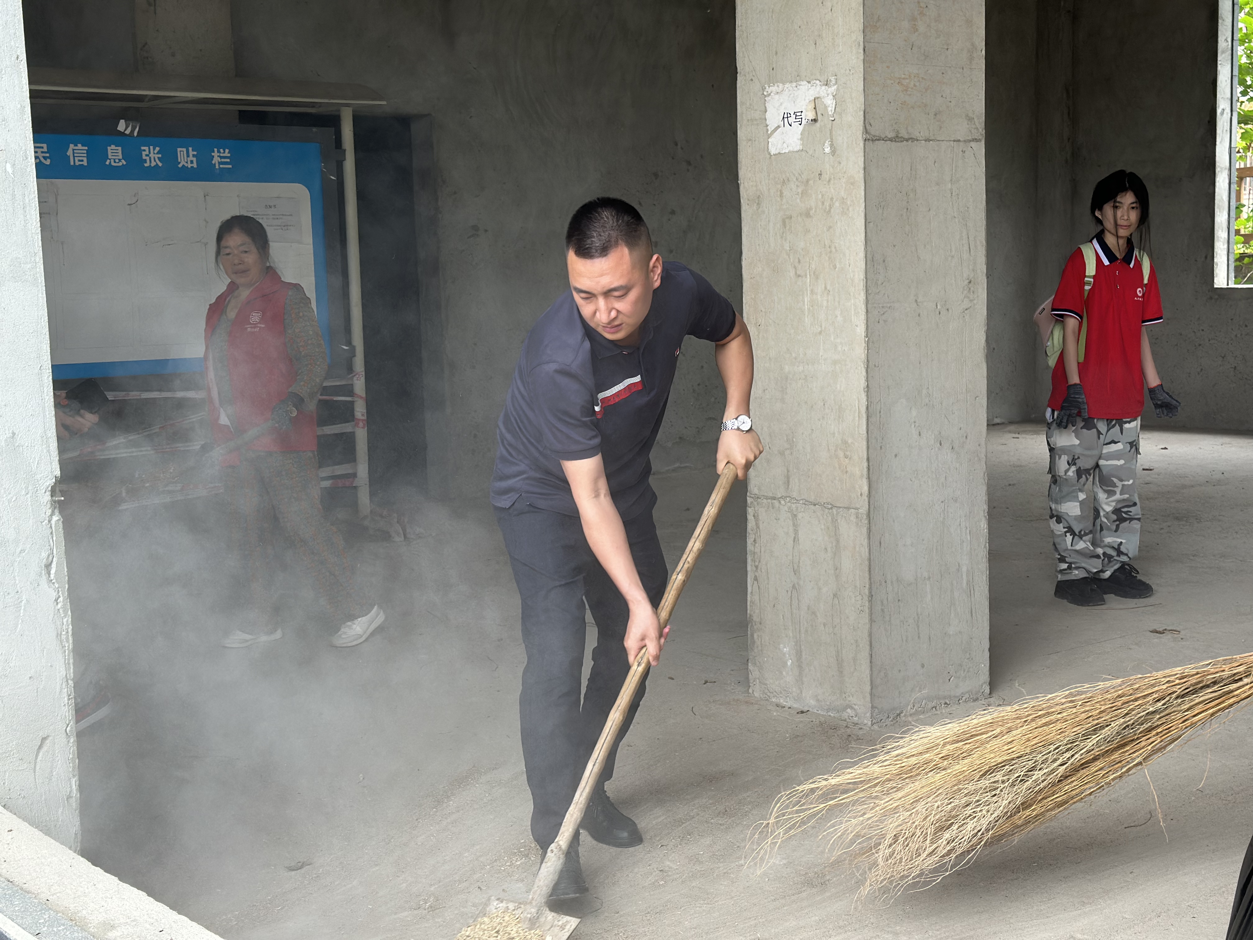 1748226210699438.jpg 1001748226510_.pic_hd.jpg